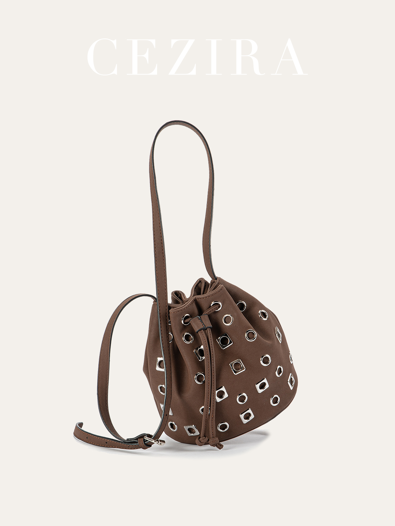 Luxury Bags That Are Vegan - Sac seau de luxe punk ajouré