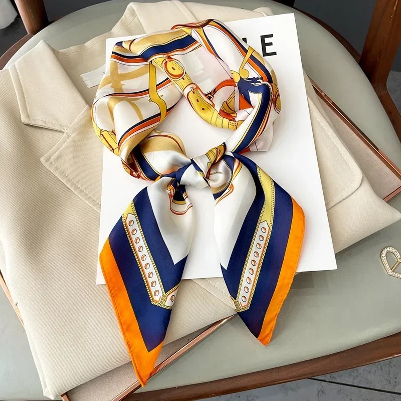 Luxury Bags Online - Foulard carré en soie de luxe