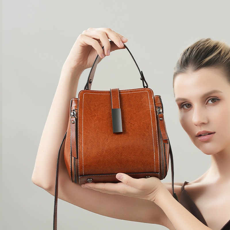 Sac bandoulière en cuir vérita - Quiet Luxury Bags Crossbody avis et prix