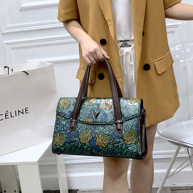 Sacs à main floraux 3D embossé - Luxury Bags That Are Vegan avis et prix
