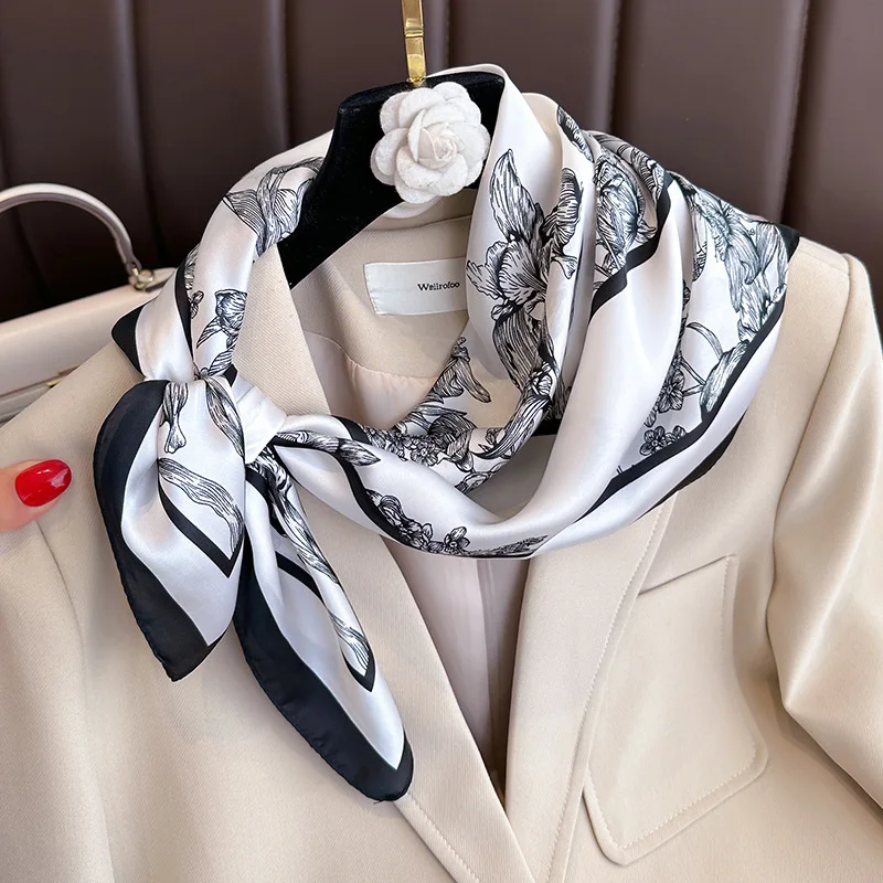 Foulard Carré à Imprimé Floral - Luxury Bags Online avis et prix