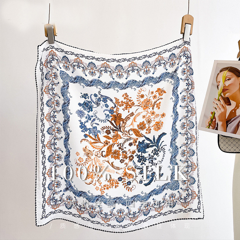 Foulard carré de luxe 100% soi - Luxury Bags Online avis et prix