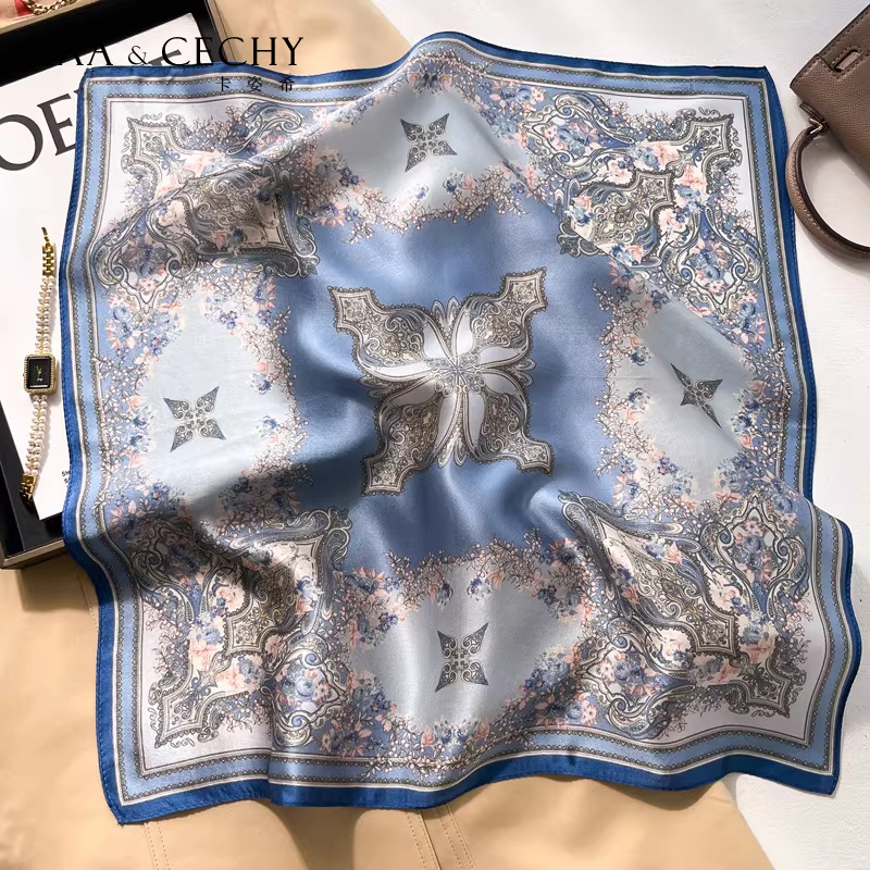 Foulard carré en soie de mûrie - Luxury Bags Online avis et prix