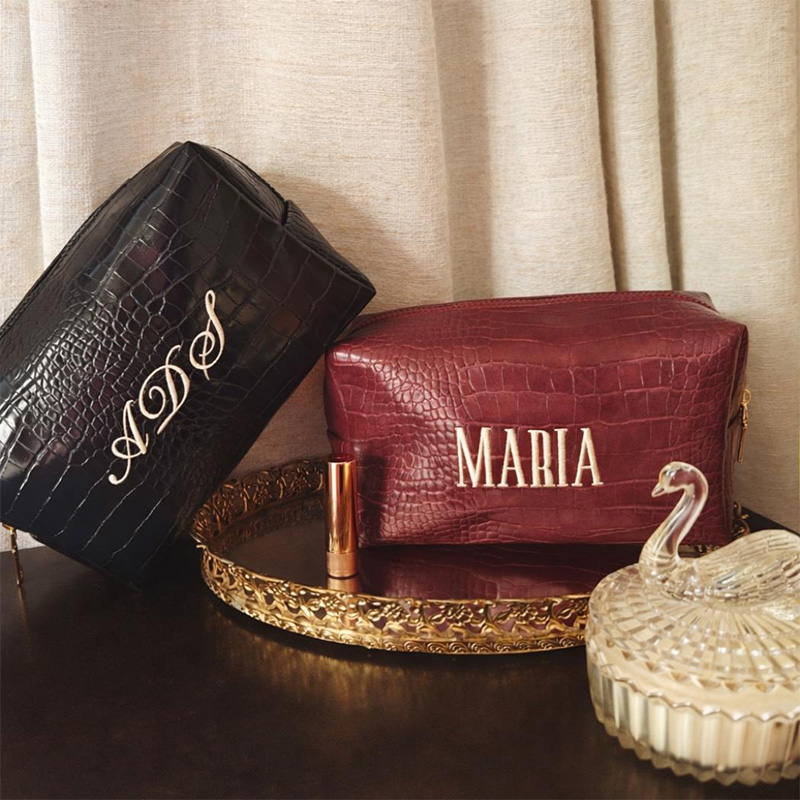 Pochette de maquillage brodée  - Luxury Bags That Are Vegan avis et prix
